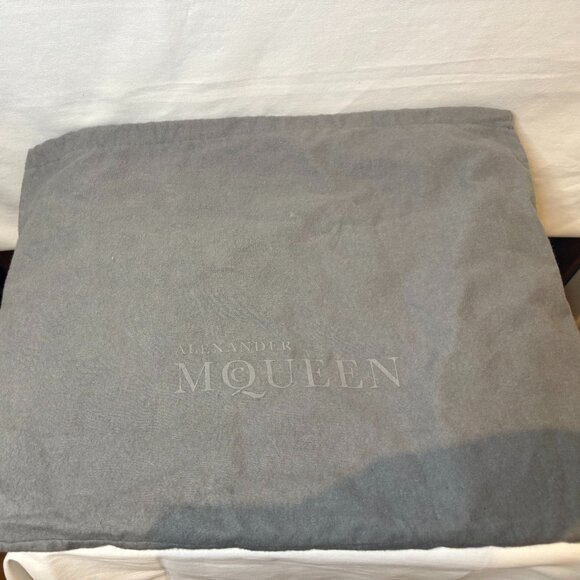 Alexander McQueen, Silk Butterfly De Manta Clutch - Picture 14 of 15